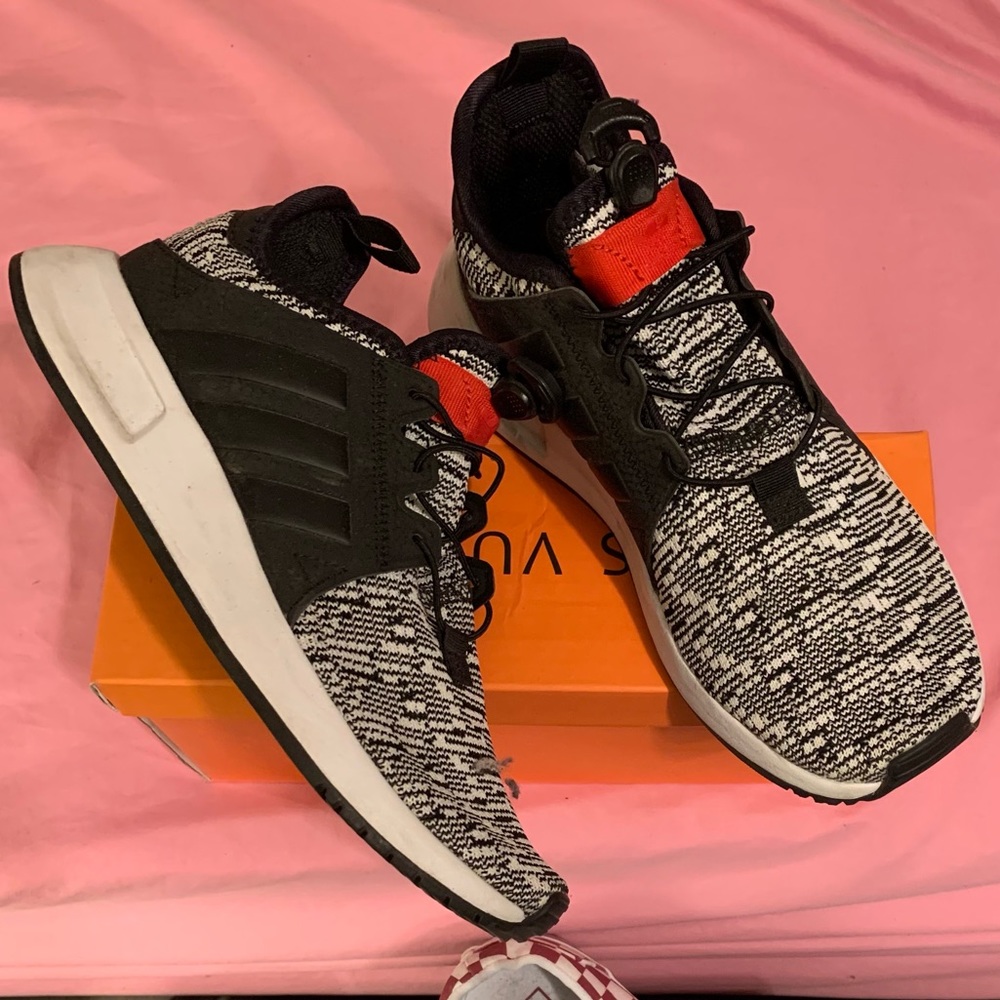 SOLD Adidas women’s size 6 (kids size 4.5)